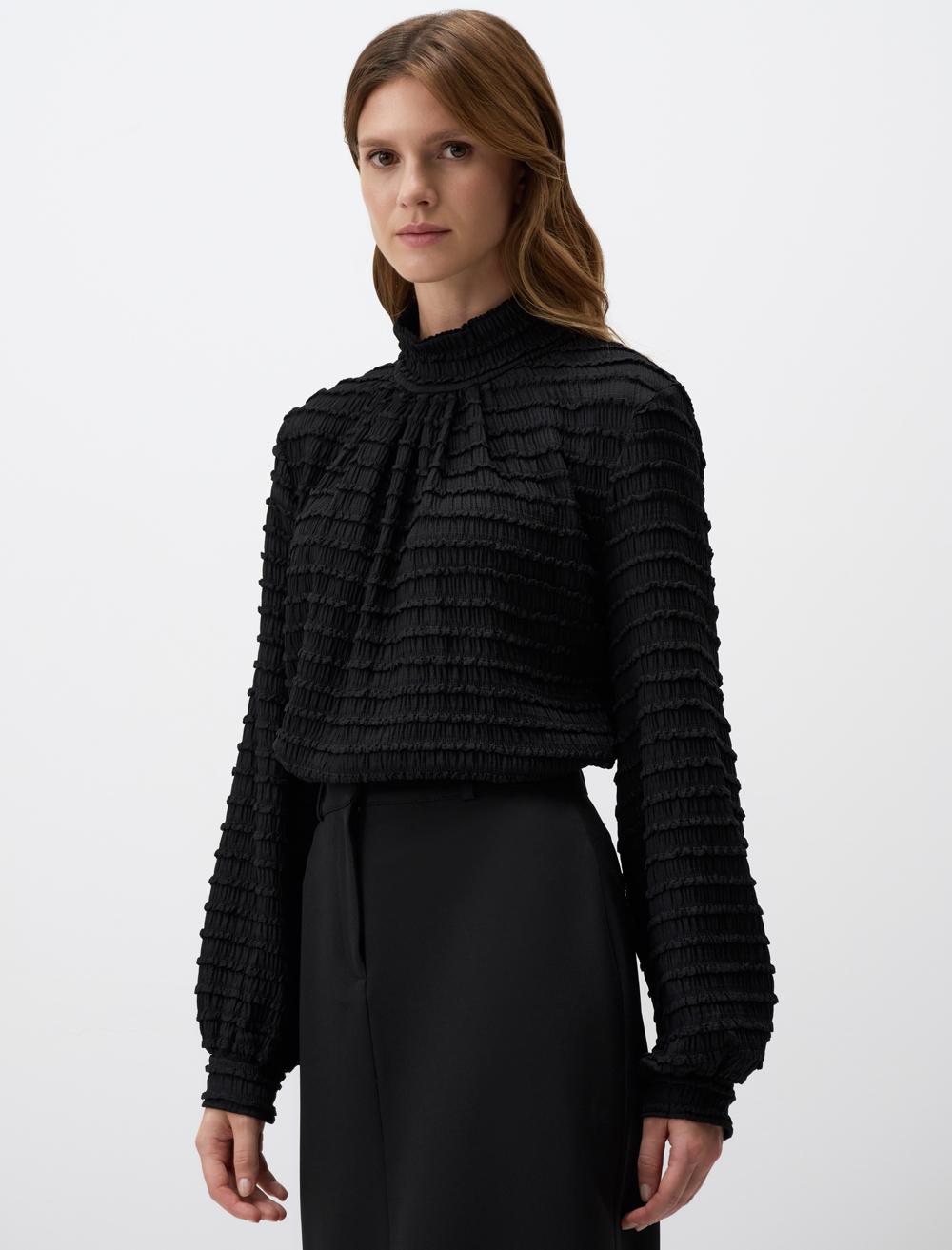 Turtleneck Relaxed Fit Patterned Knitted Blouse