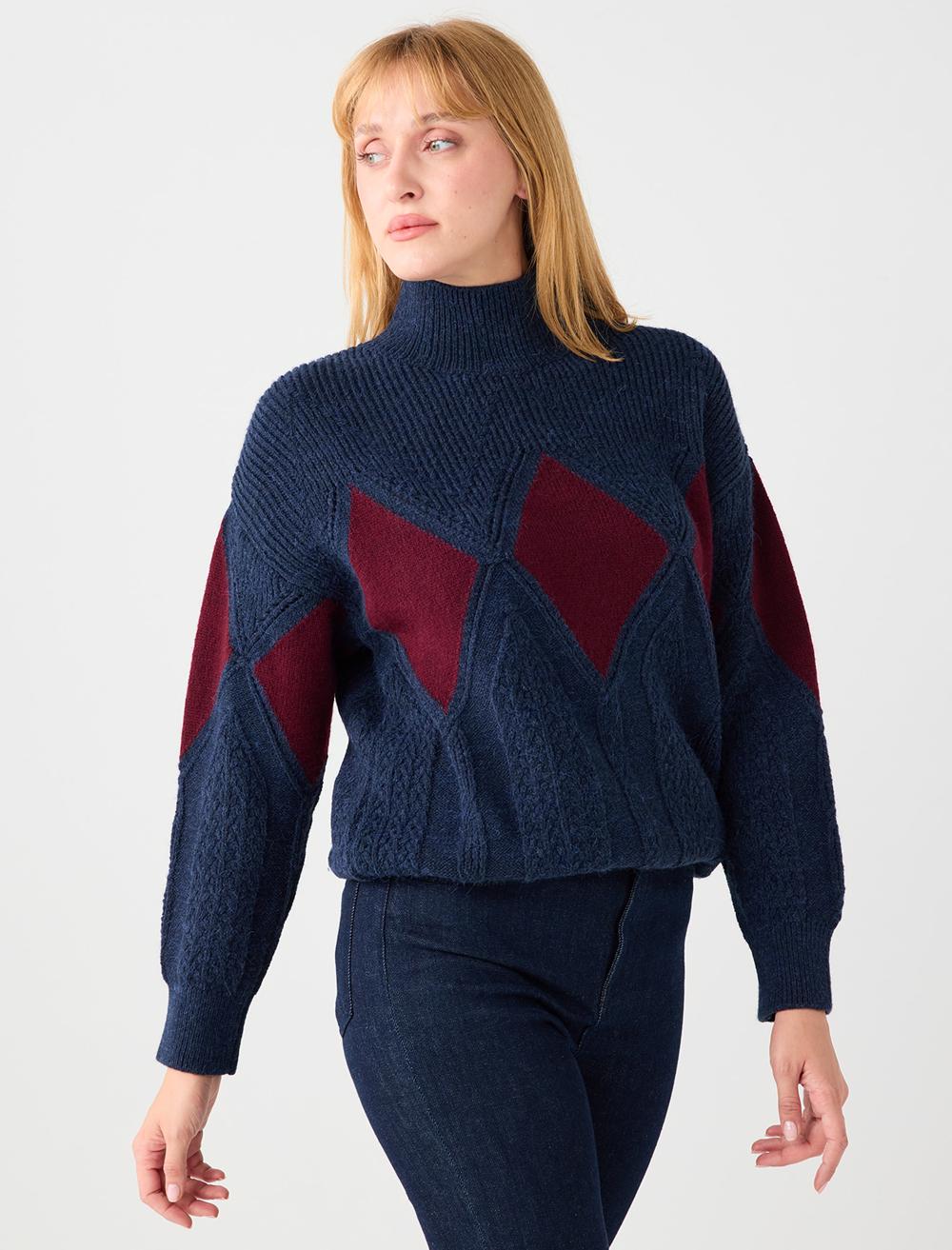 Polo Neck Long-Sleeve Pullover - 5WW134102