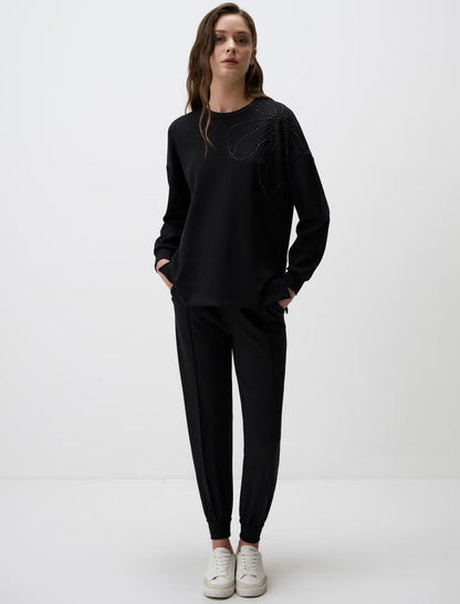 Crew Neck Embroidered Knitted Sweatshirt