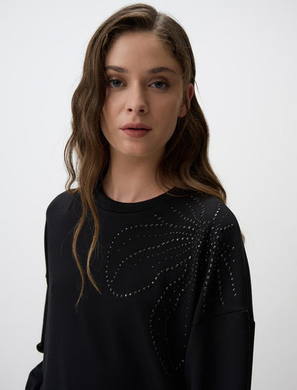 Crew Neck Embroidered Knitted Sweatshirt