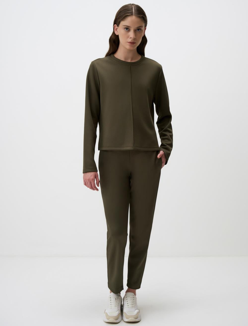 Crew Neck Short Basic Sweatshirt