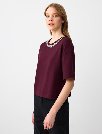 Crew Neck Short Sleeve T-Shirt with Stone Detailed Collar