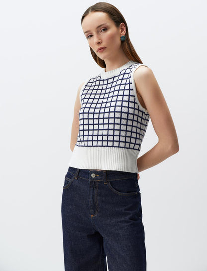 Crew Neck Sleeveless Plaid Patterned Sweater