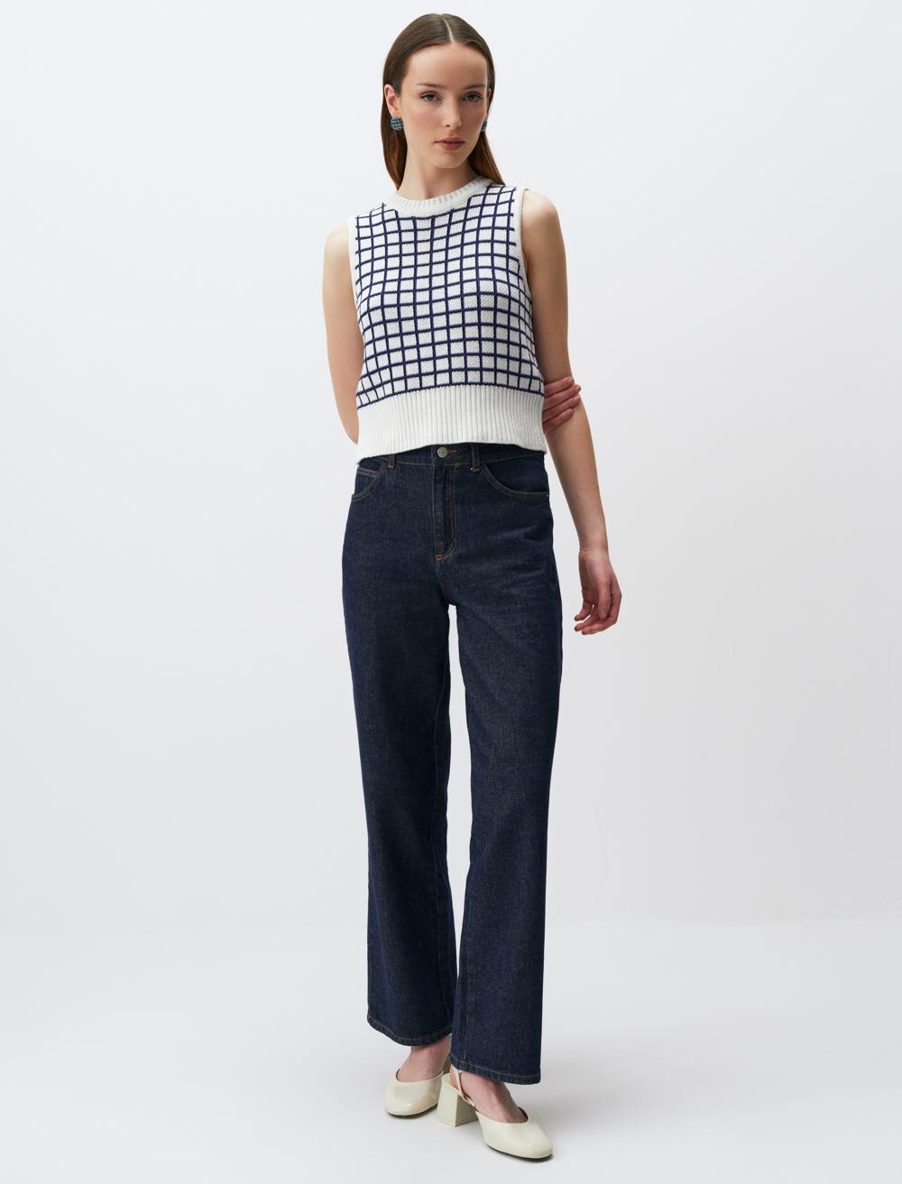 Crew Neck Sleeveless Plaid Patterned Sweater