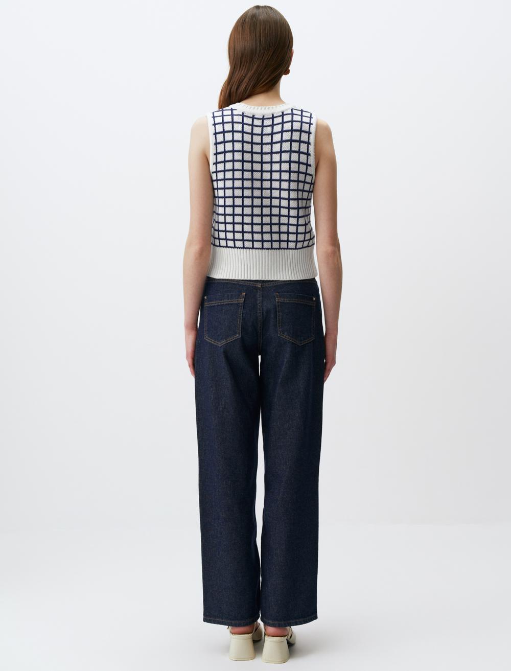 Crew Neck Sleeveless Plaid Patterned Sweater - 24SB150013