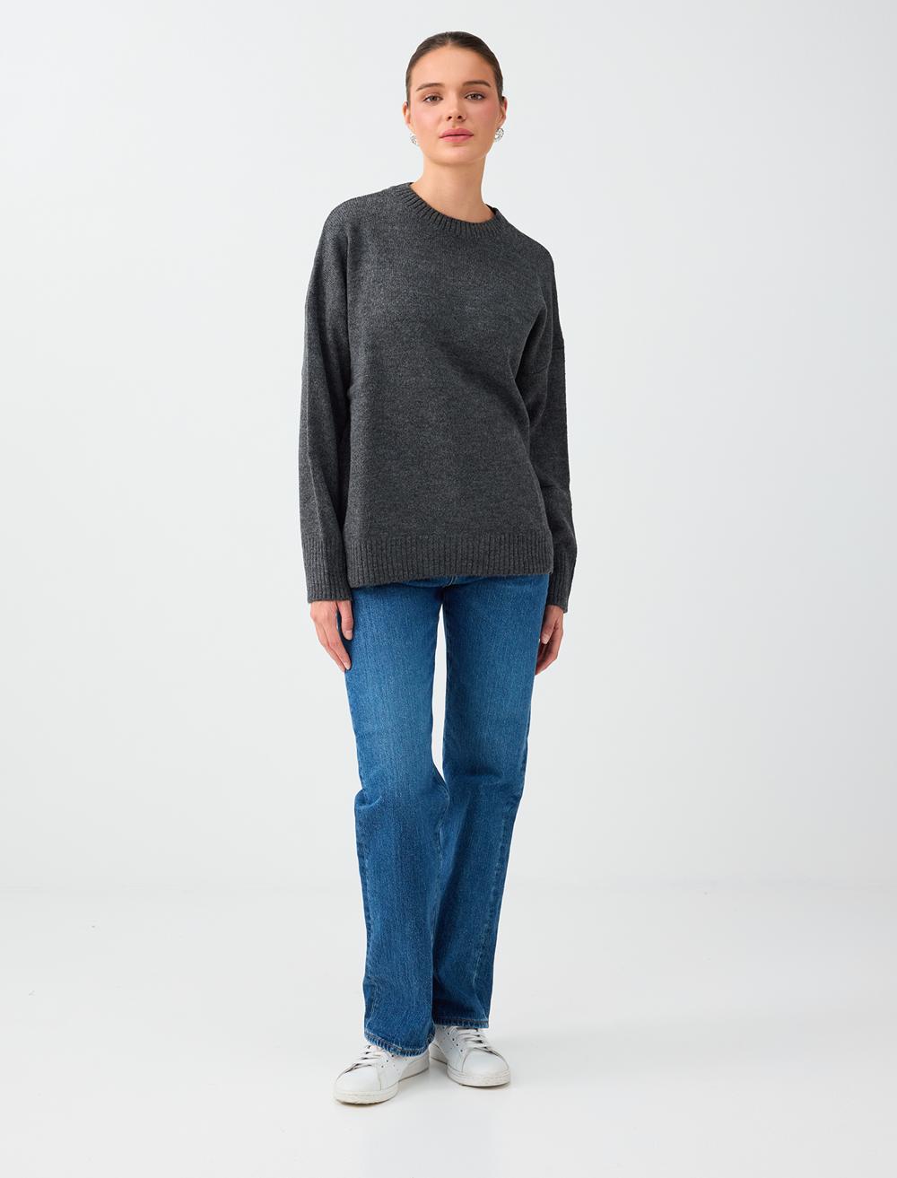 Loose Fit Crew Neck Pullover - Grey