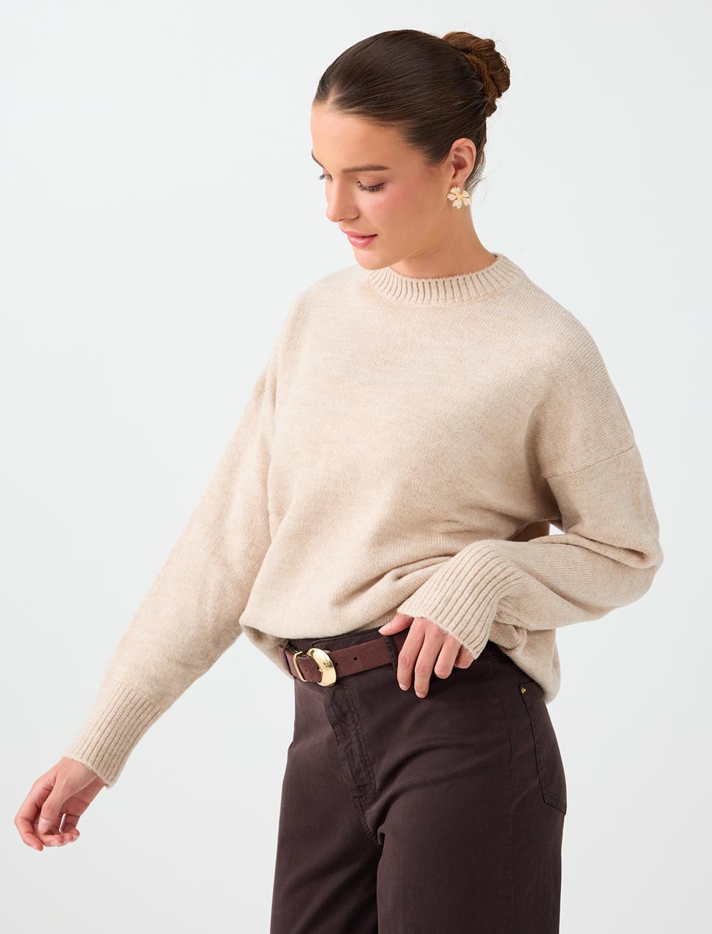 Loose Fit Crew Neck Pullover - Beige