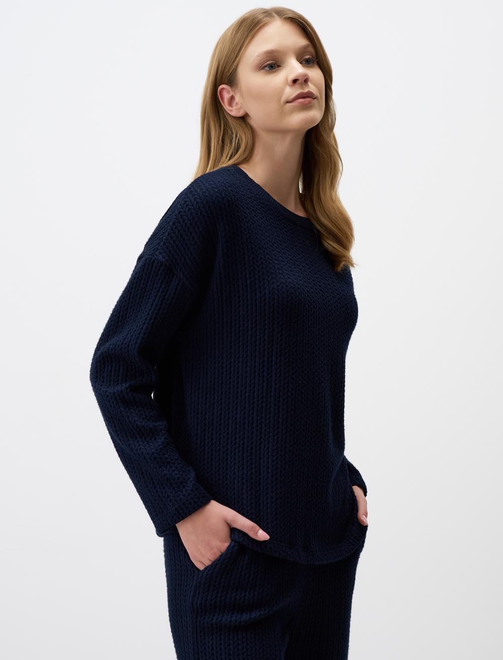 Crew Neck Long-Sleeve Sweatshirt - 4WW361240