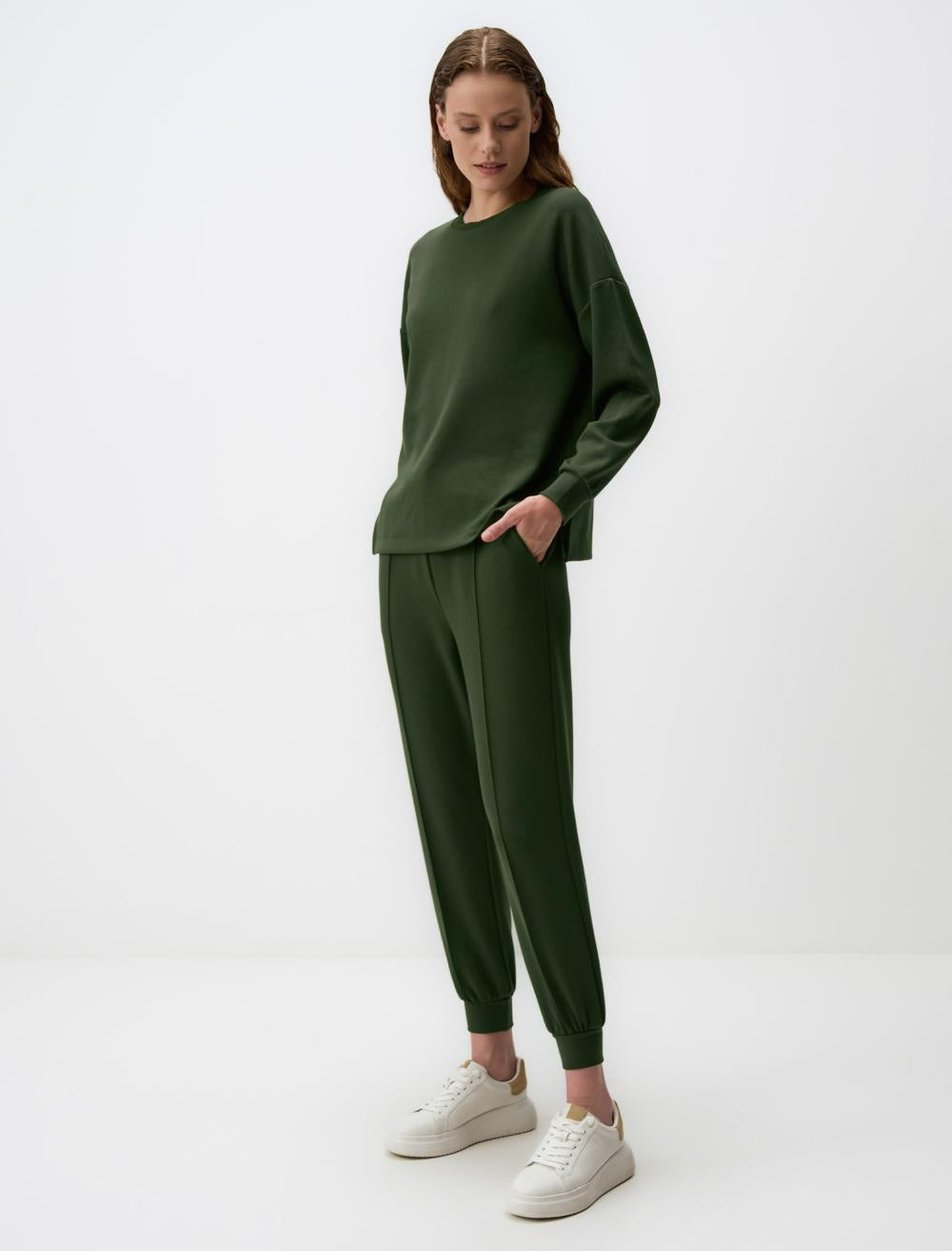 Crew Neck Long Sleeved Oversized Sweatshirt