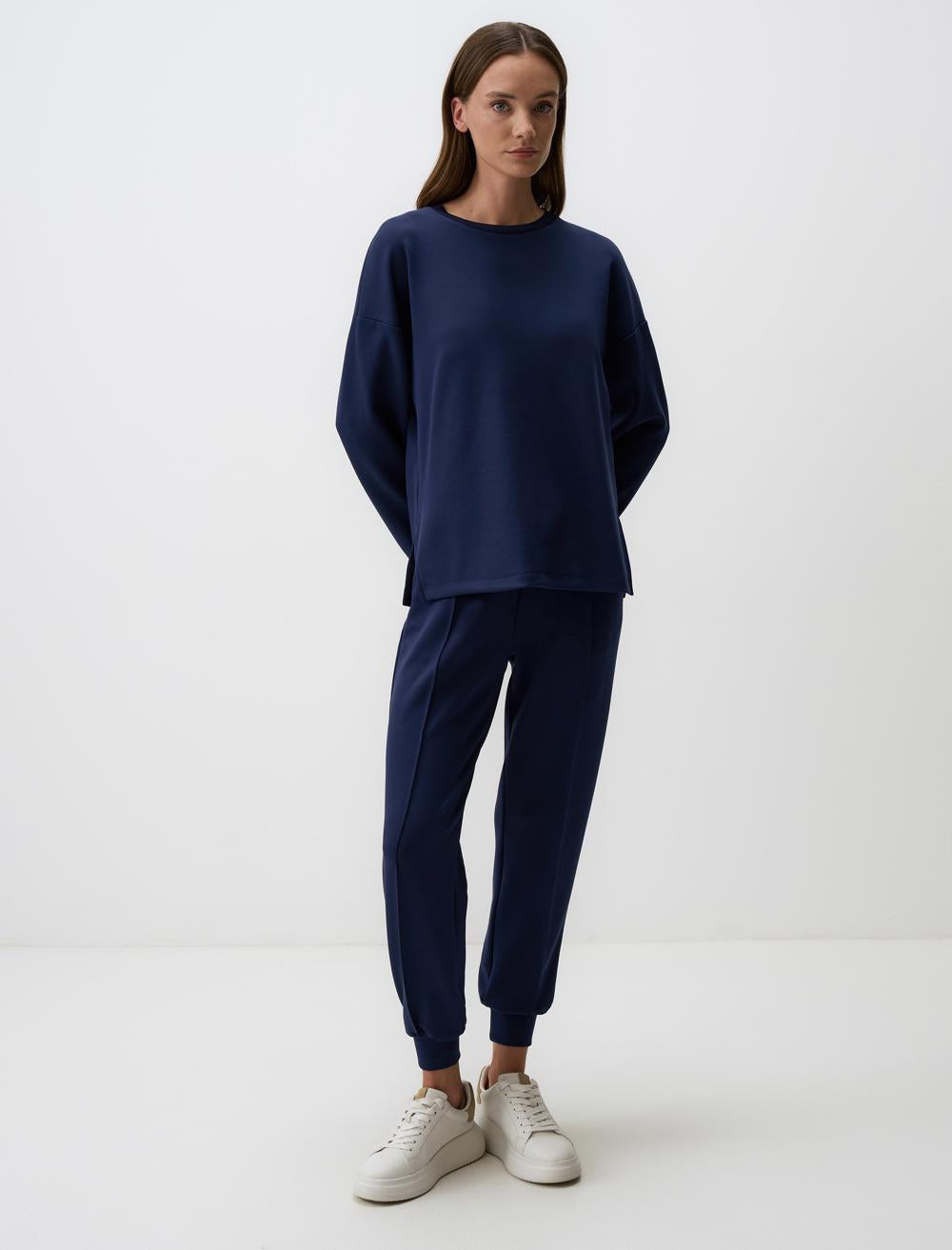 Crew Neck Long Sleeved Oversized Sweatshirt