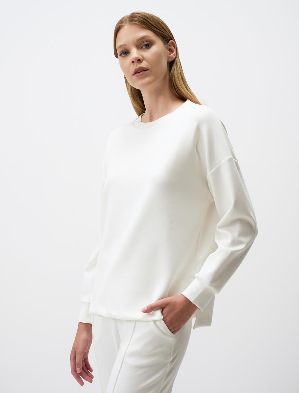 Crew Neck Long Sleeved Oversized Sweatshirt