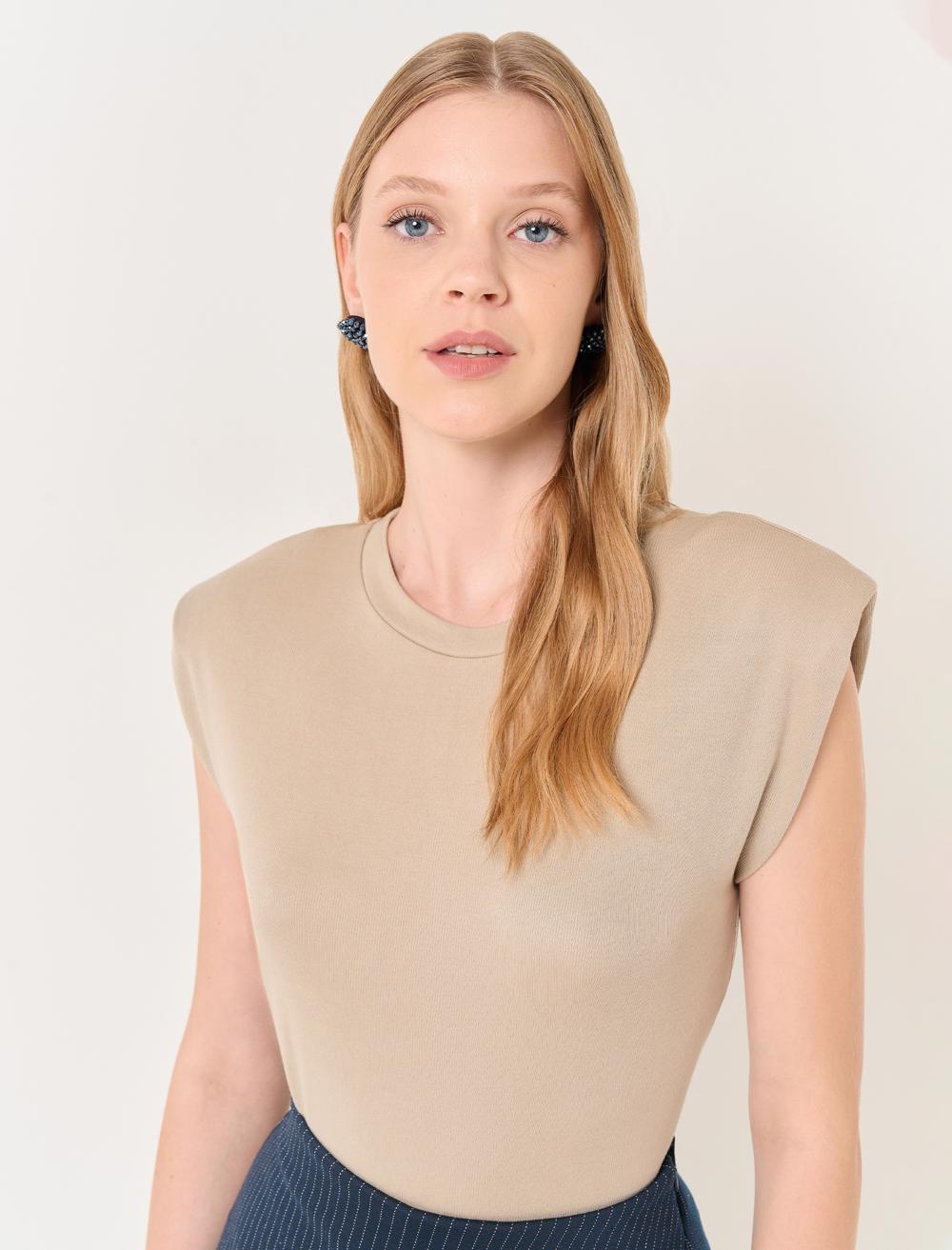 Loose Fit Crew Neck Sleeveless-Sleeve Blouse - 23SB015300