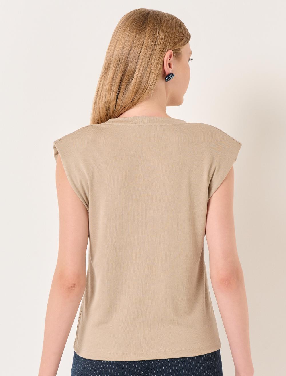 Loose Fit Crew Neck Sleeveless-Sleeve Blouse - 23SB015300