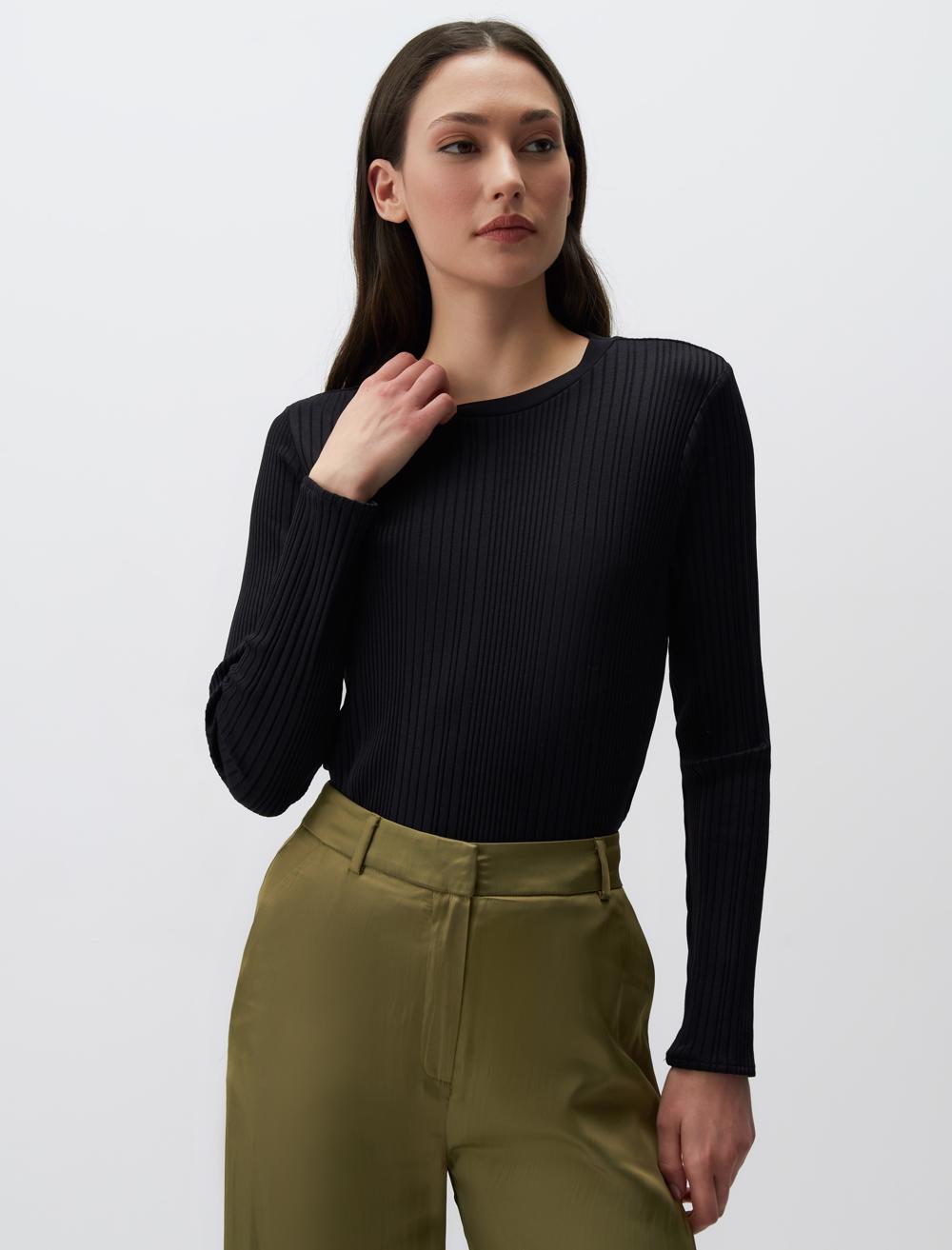 Long Sleeve Crew Neck Basic Blouse