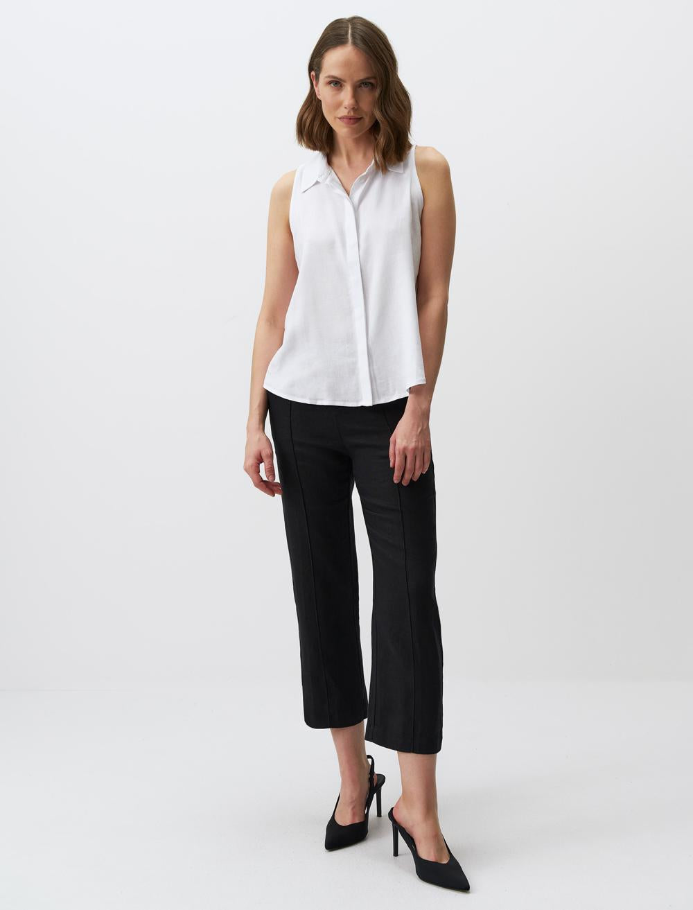 Slim Fit Shirt Collar Sleeveless-Sleeve Blouse - 24SG044005