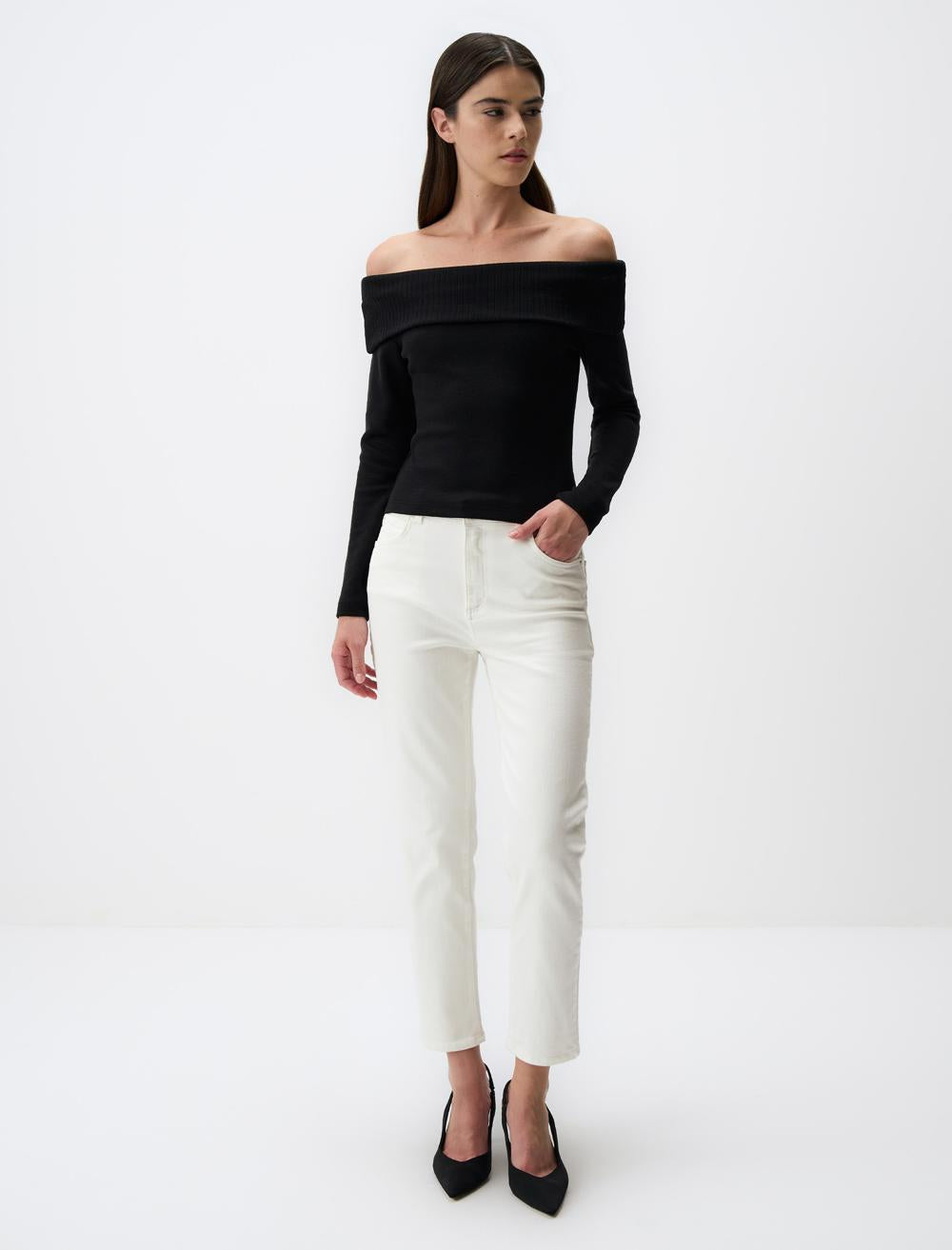 Off-The-Shoulder Blouse - Black - 4WW02071098900