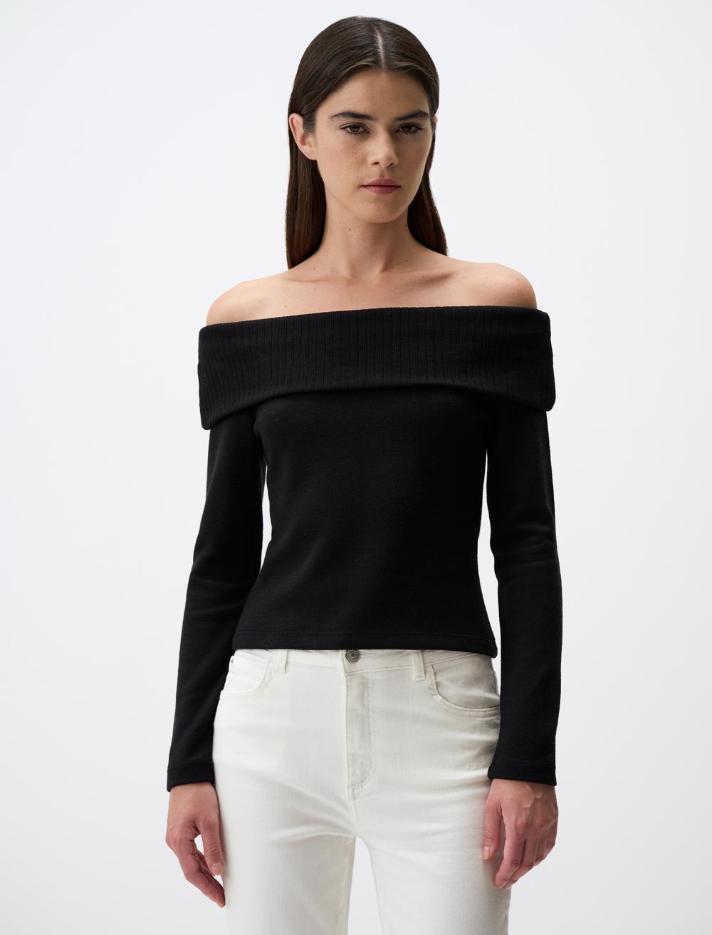 Off-The-Shoulder Blouse - Black - 4WW02071098900