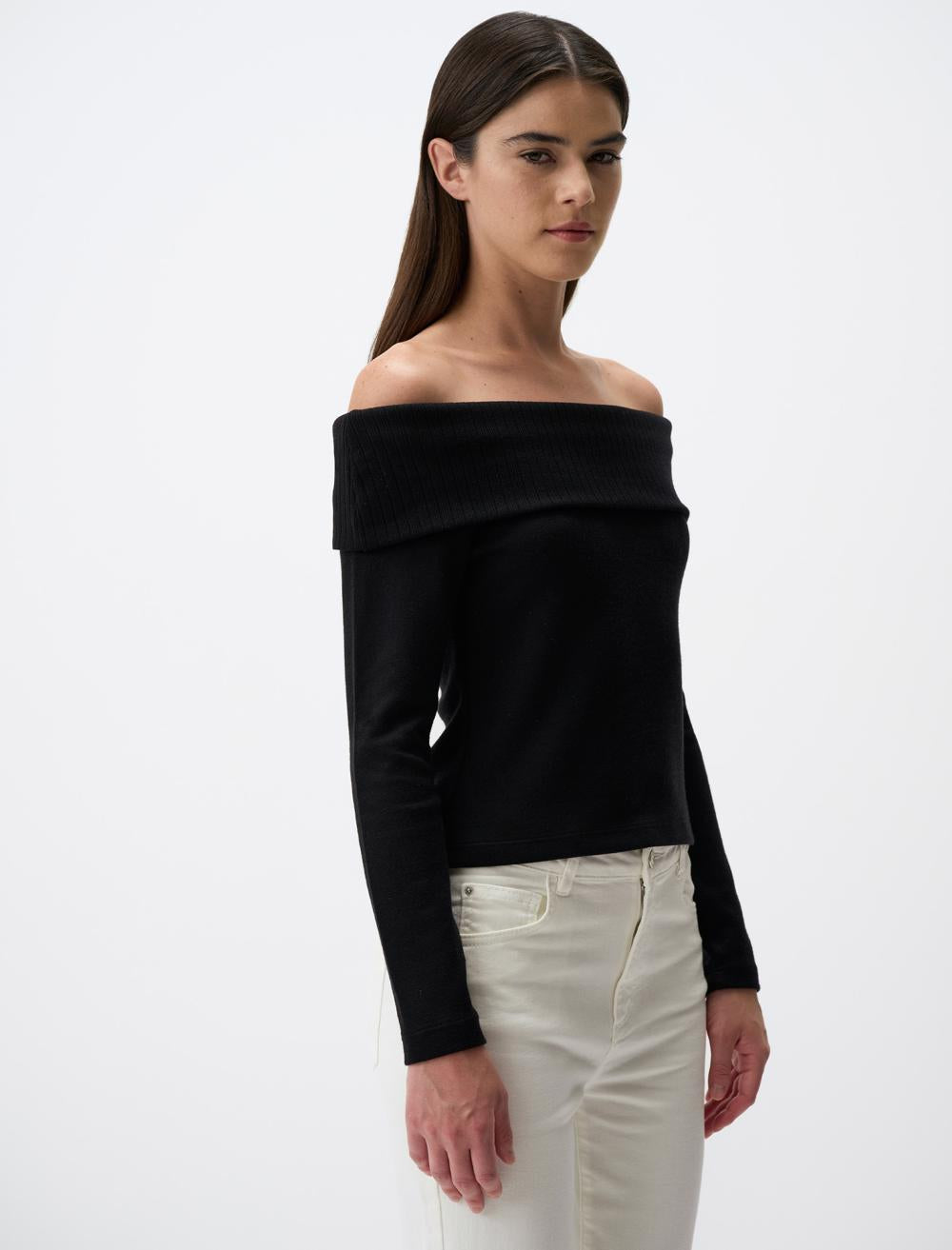 Off-The-Shoulder Blouse - Black - 4WW02071098900