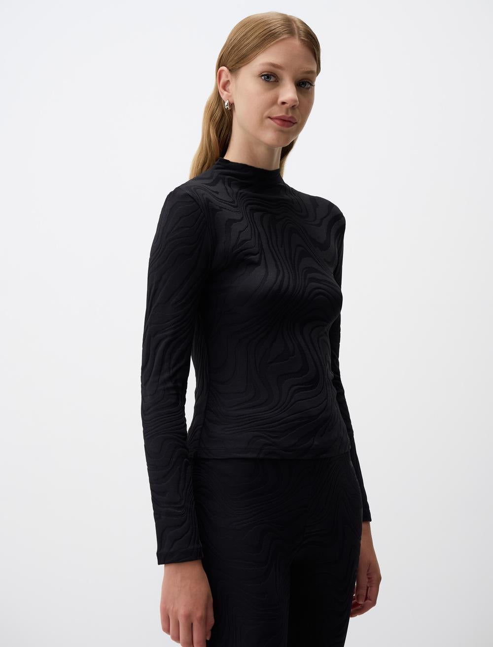 Slim Fit Long-Sleeve Blouse - 4WW071169