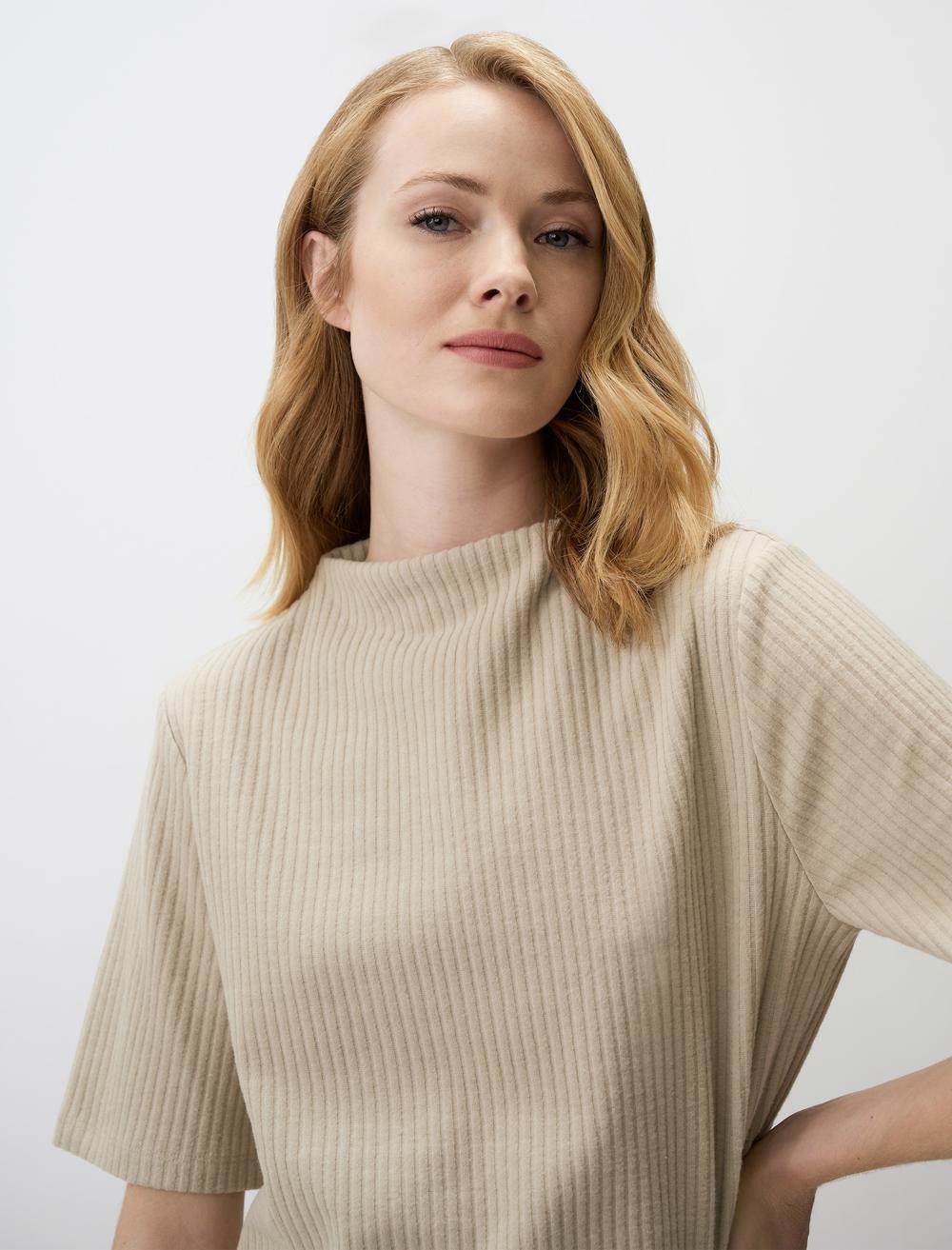 Loose Fit Short-Sleeve Blouse - 4WW071757