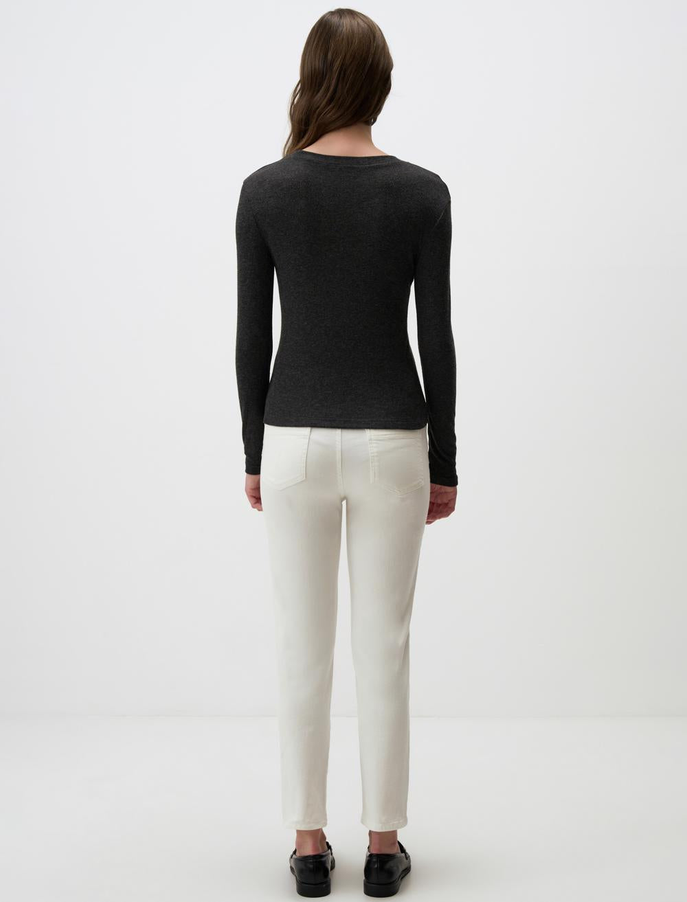 Crew Neck Long-Sleeve Blouse - 4WW072082