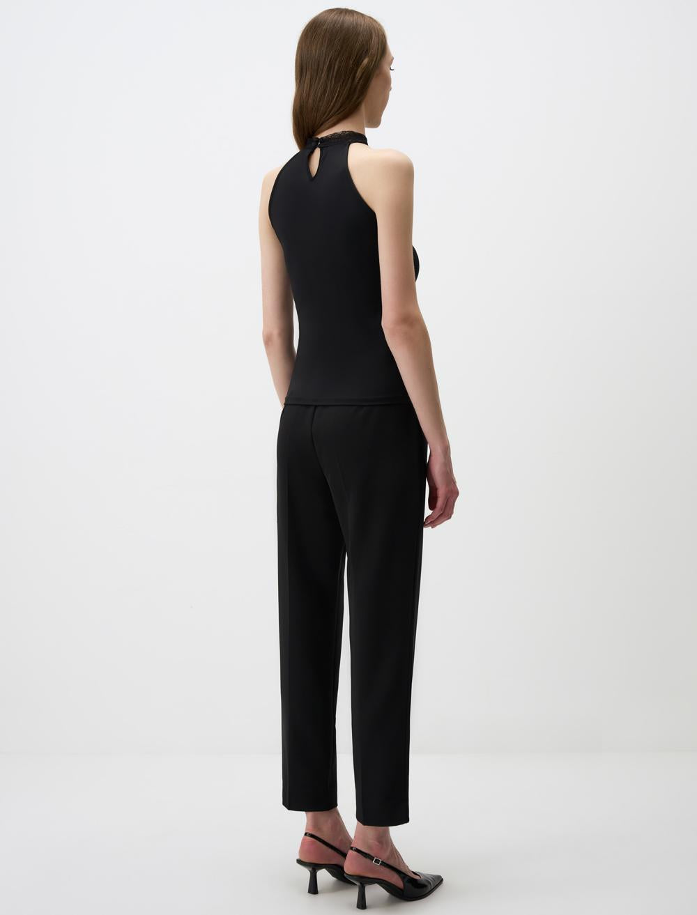 Slim Fit Polo Neck Sleeveless-Sleeve Blouse - 4WW072095