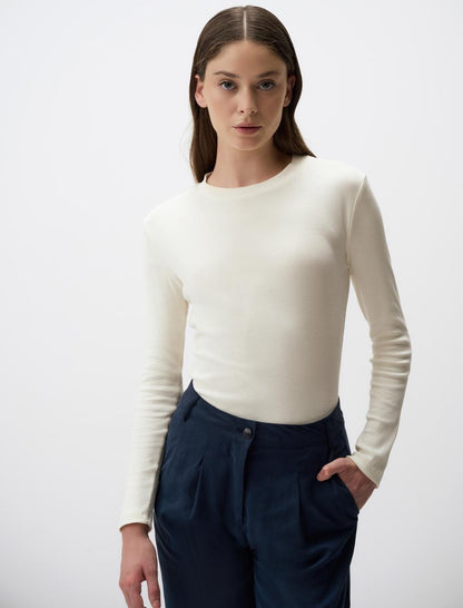 Crew Neck Slim Fit Basic Knitted Blouse
