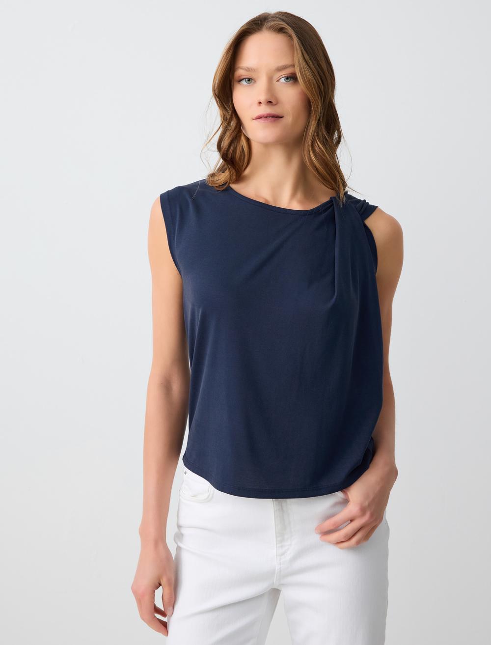 Loose Fit Sleeveless-Sleeve Blouse - 5SW033221