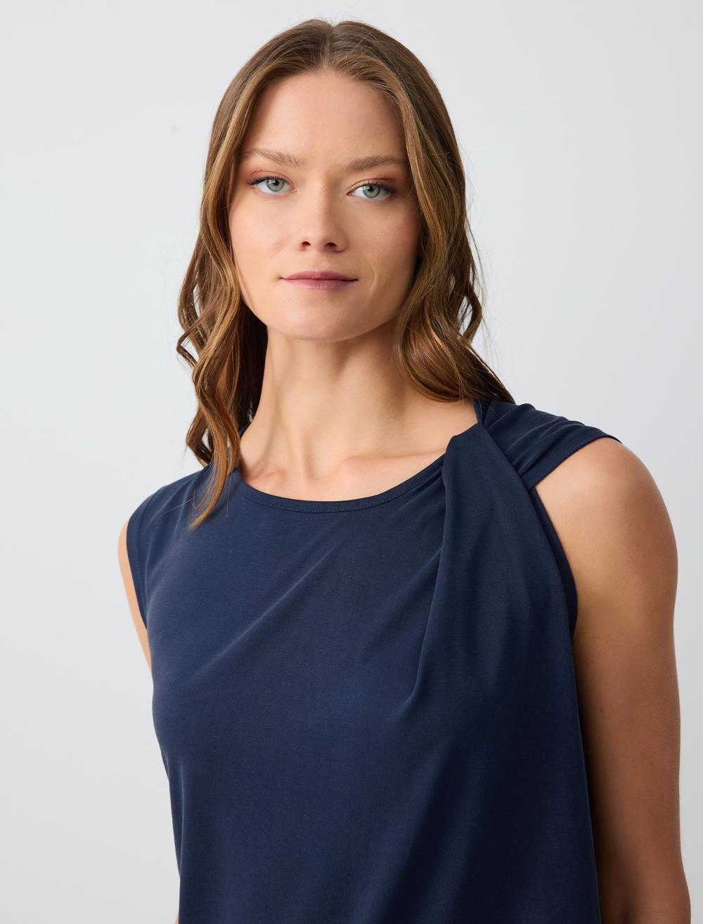 Loose Fit Sleeveless-Sleeve Blouse - 5SW033221
