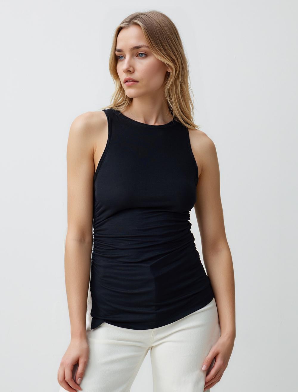 Crew Neck Sleeveless-Sleeve Blouse - Black - 5SW034765900