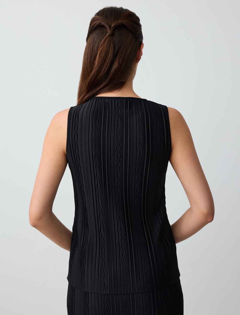 Crew Neck Sleeveless-Sleeve Blouse - 5SW034995