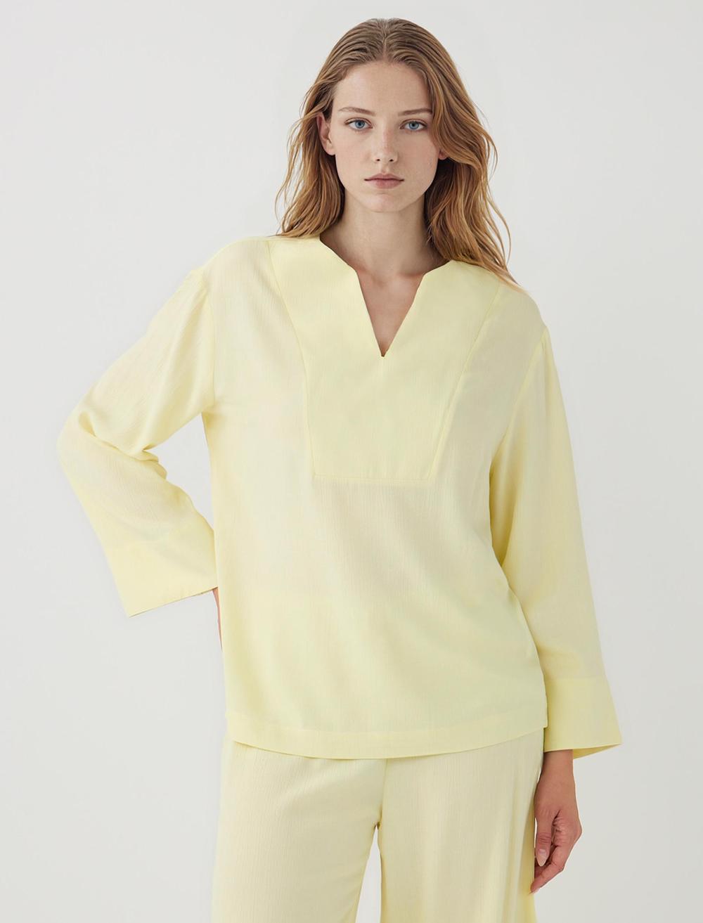 Loose Fit V-Neck Long-Sleeve Blouse - 5WW035346