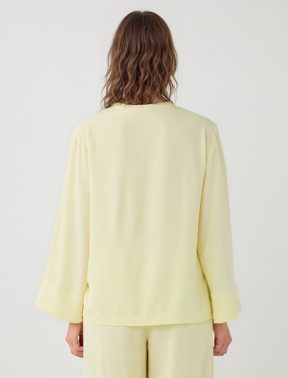 Loose Fit V-Neck Long-Sleeve Blouse - 5WW035346