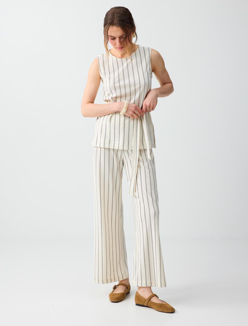 Loose Fit Crew Neck Blouse - Ecru - 6SW036654114