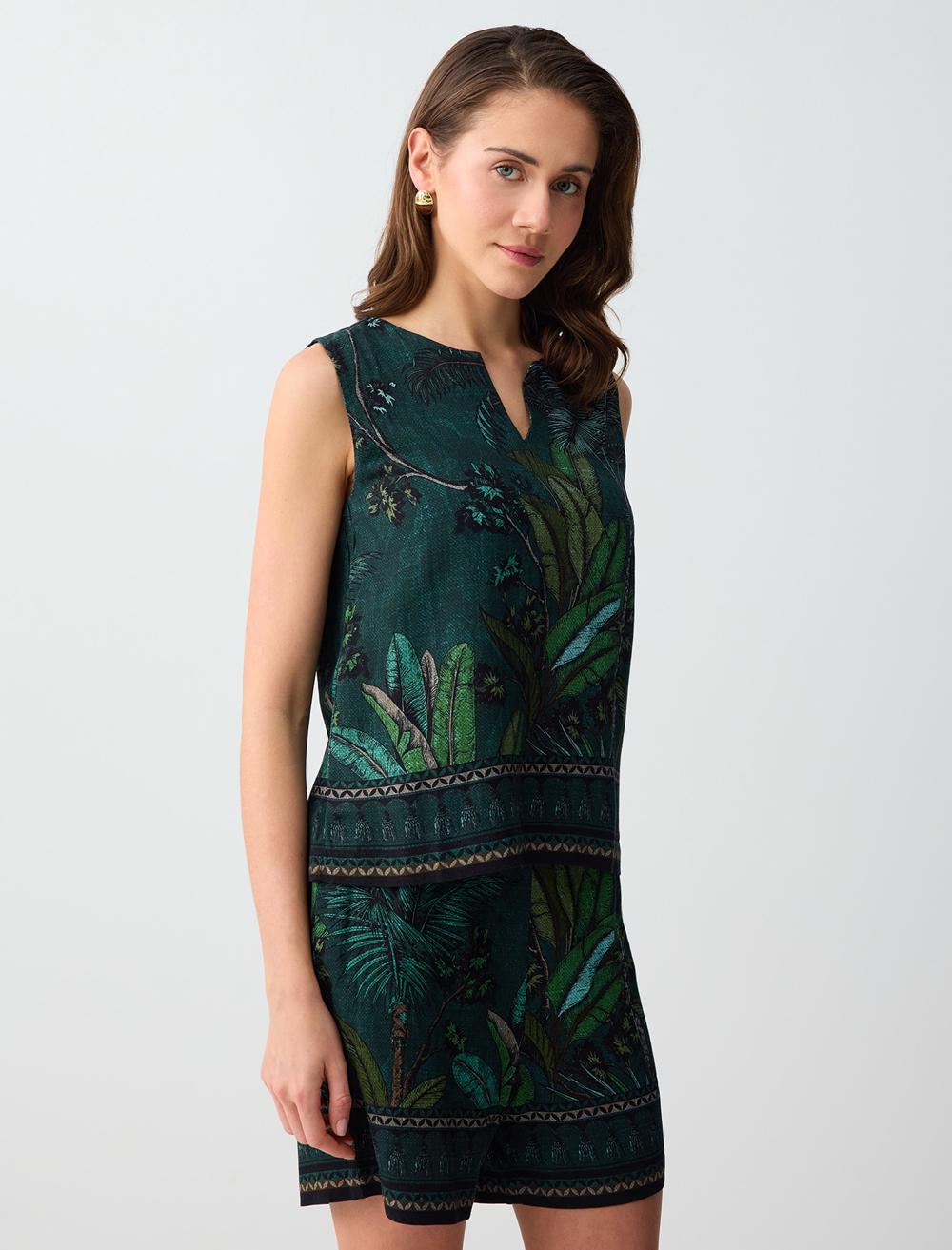 Normal Fit V-Neck Blouse - Dark Green - 6SW036676320