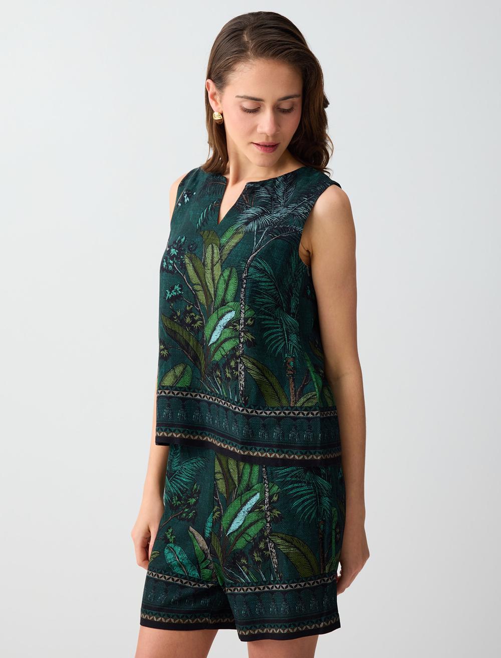 Normal Fit V-Neck Blouse - Dark Green - 6SW036676320