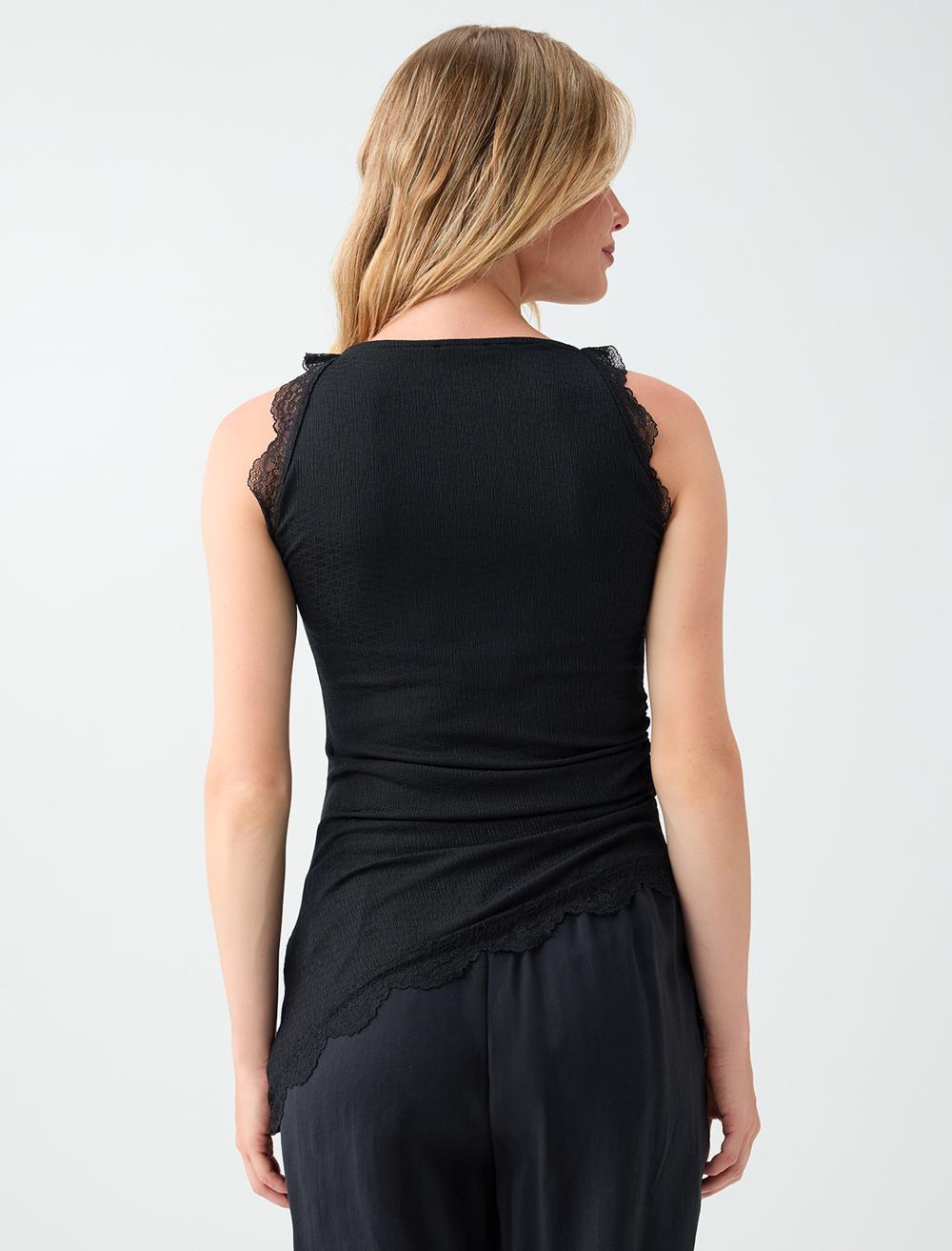 Slim Fit Sleeveless Blouse - Black - 6SW037075900