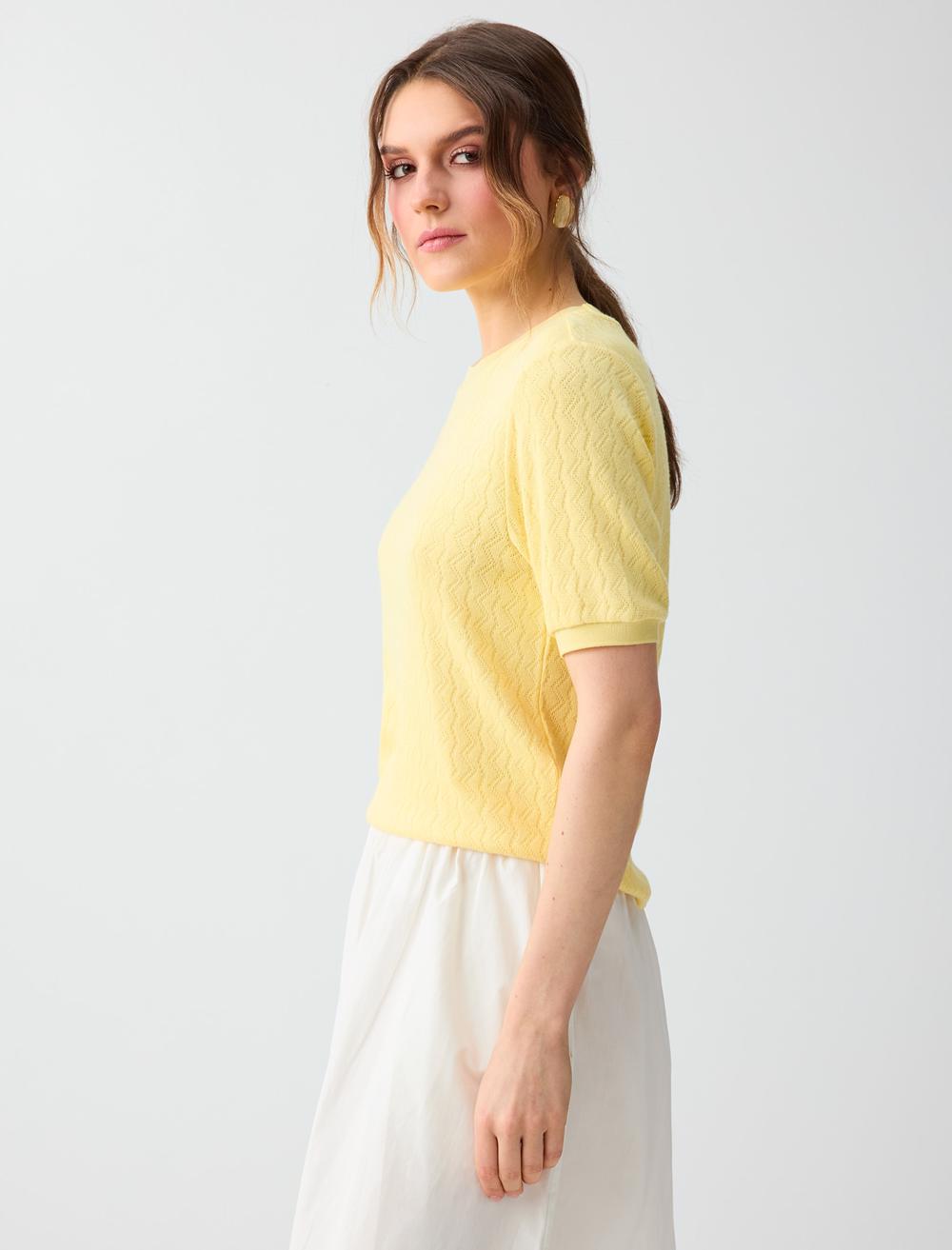 Normal Fit Crew Neck Short Sleeve Blouse - Light Yellow - 6SW037124206
