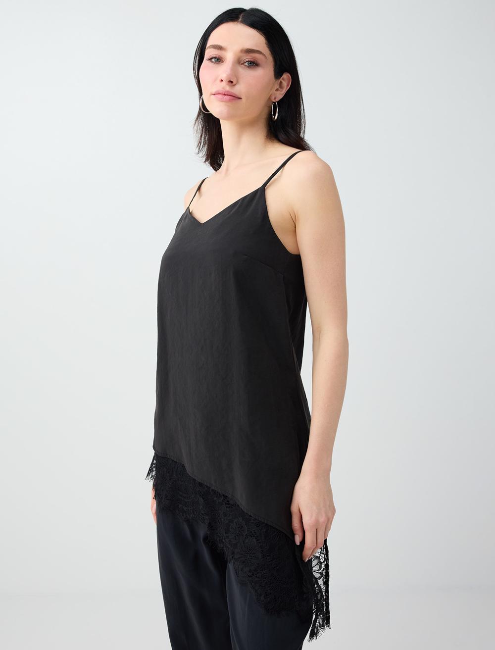 Loose Fit V-neck Spaghetti Strap Blouse - Black - 6SW037266900