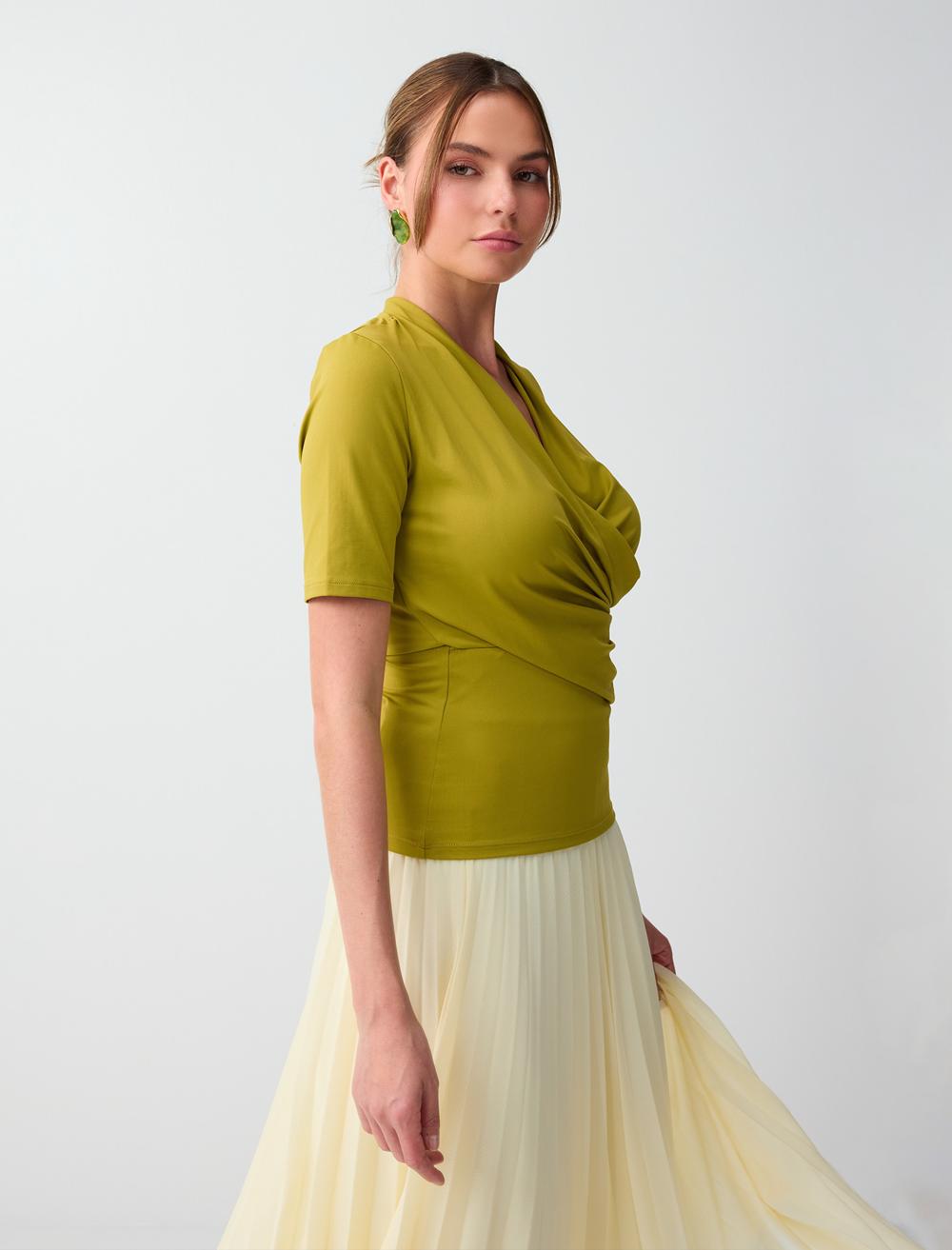 Normal Fit Cache-coeur Short Sleeve Blouse - Green - 6SW037457307