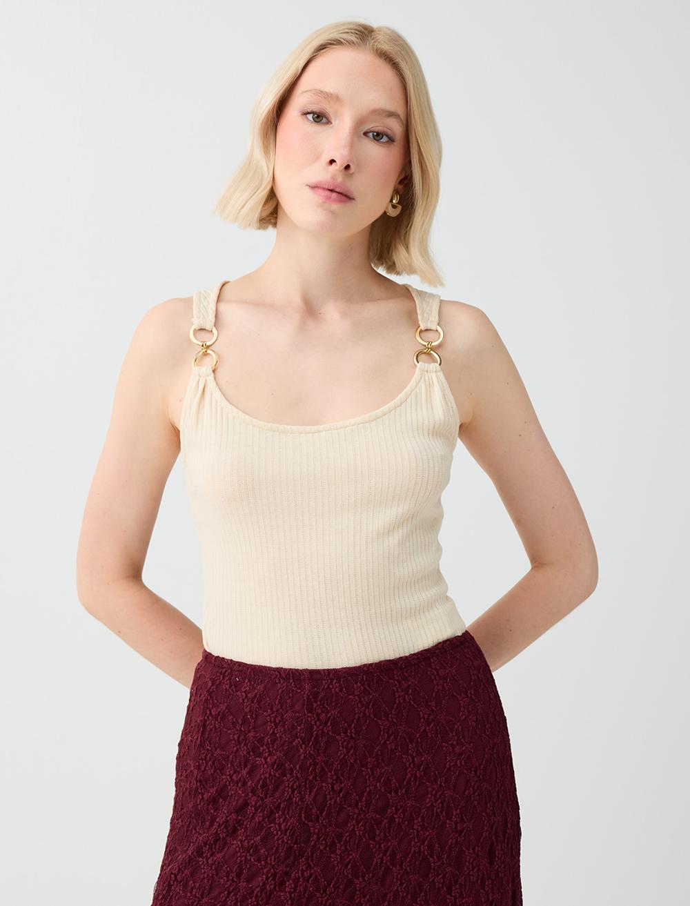 Normal Fit Scoop Neck Sleeveless Blouse - Ecru - 6SW037480114