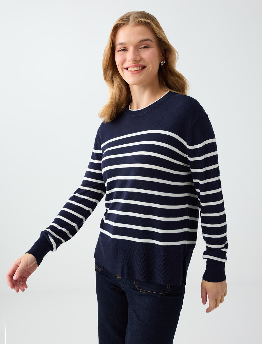 Crew Neck Pullover - Dark Blue