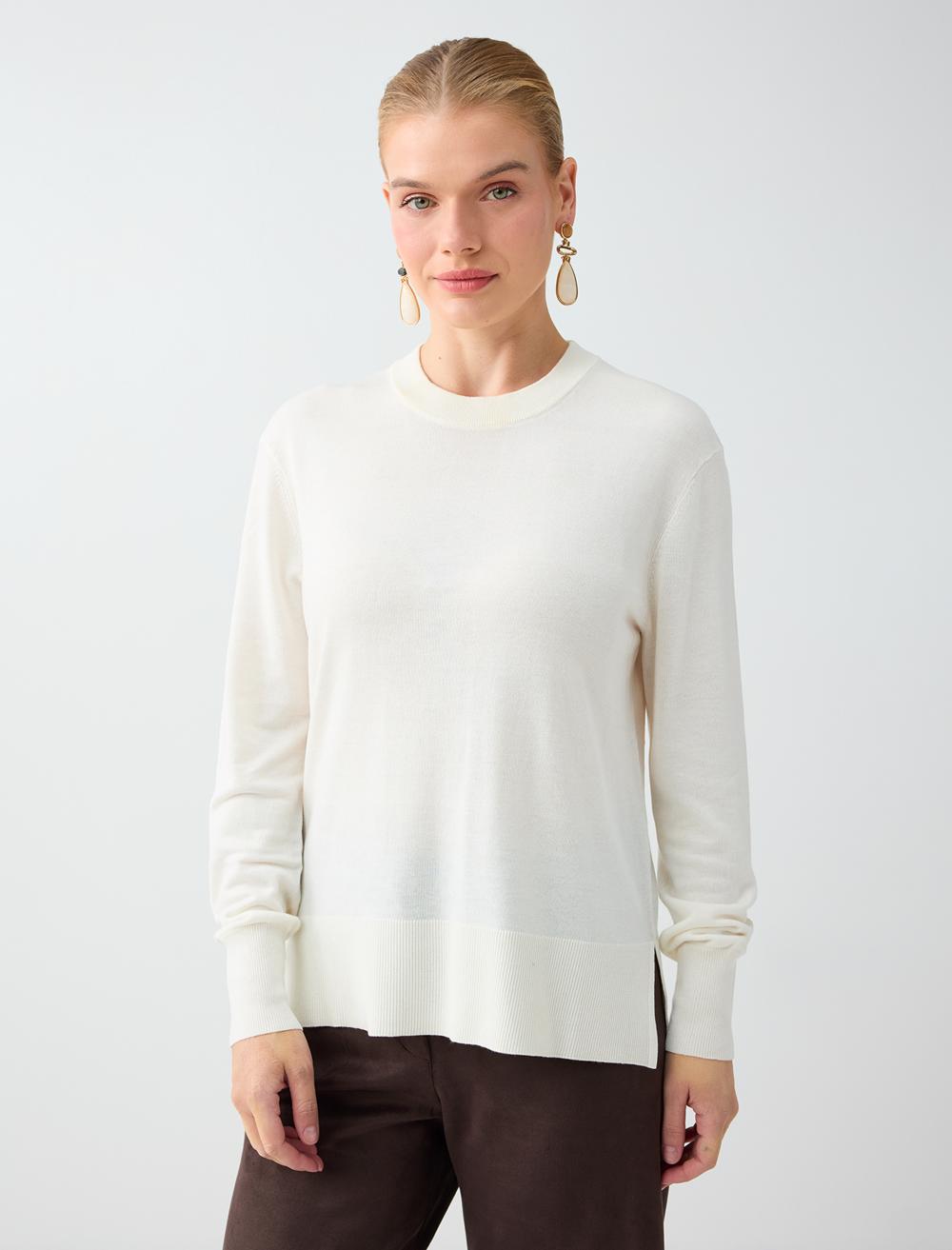 Crew Neck Pullover - White