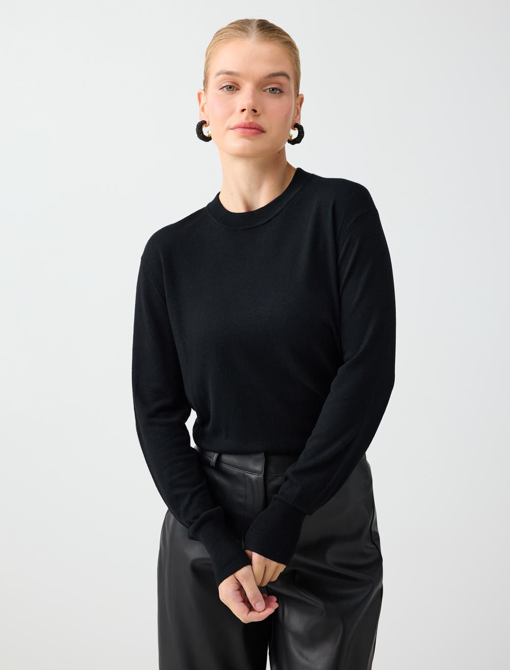 Crew Neck Pullover - Black