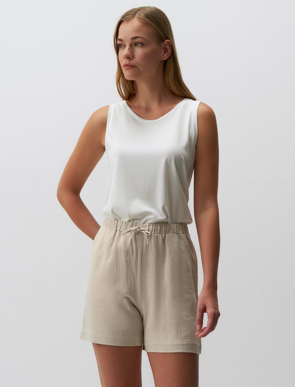 Loose Fitted Linen Shorts with Tie Waist