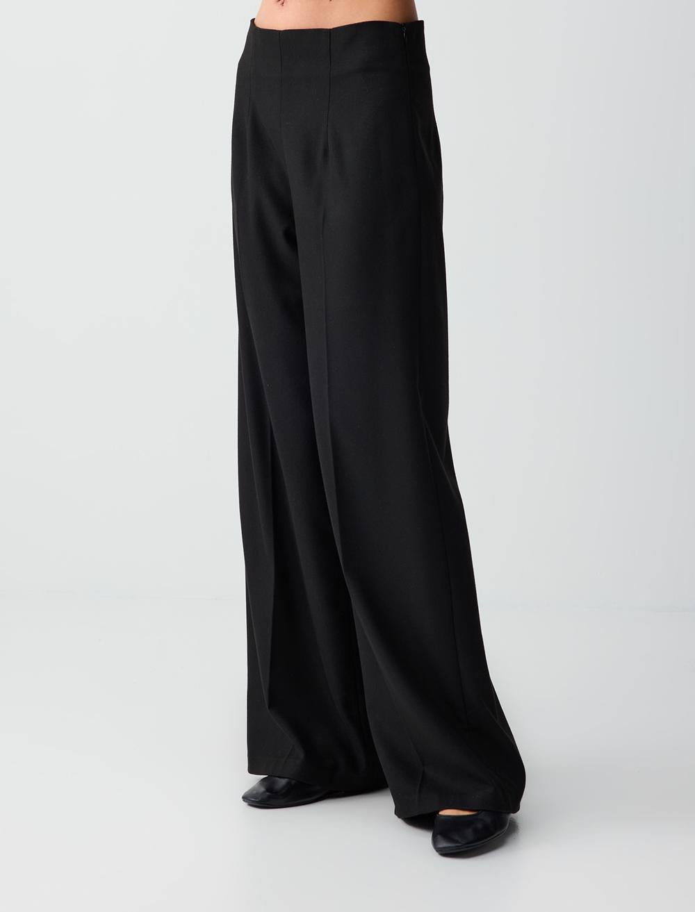High-Waist Wide-Leg Woven Relaxed Fit Trousers - Black - 5WW185967900