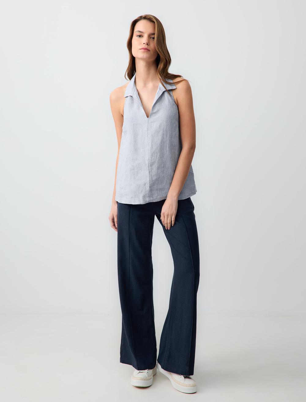 Linen Blouse Tied at the Neck
