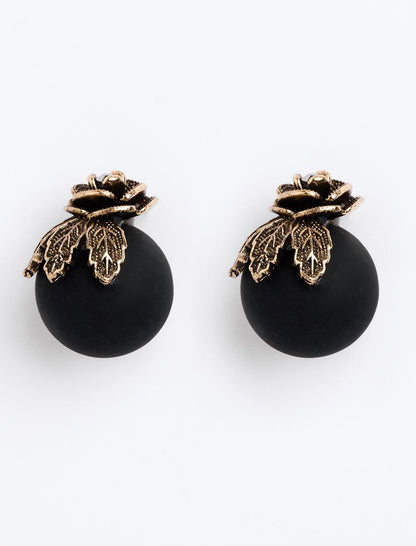 Flower Detailed Round Earrings