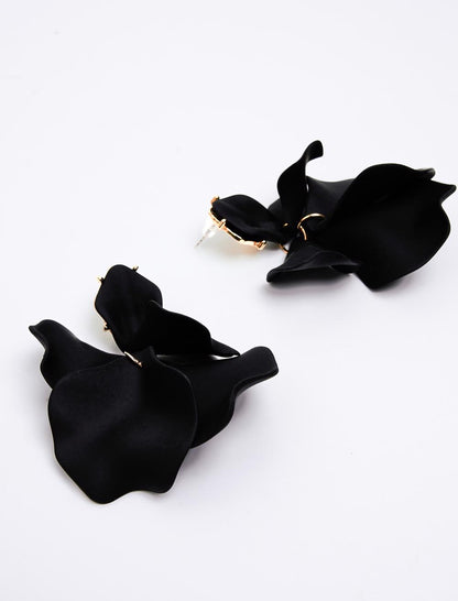 Flower Figured Textured Earrings