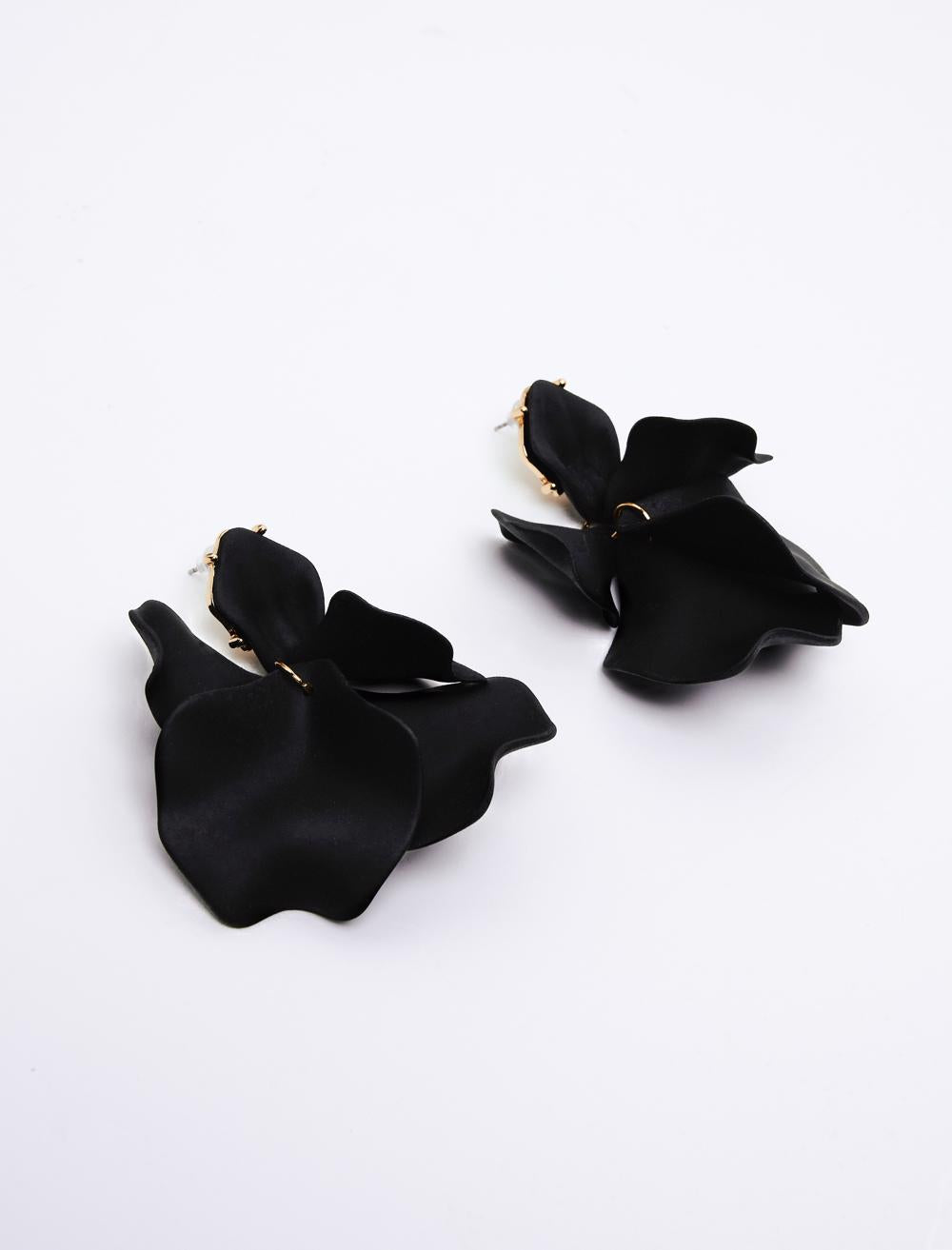 Flower Figured Textured Earrings